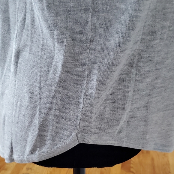H&M Basic long sleeve, round neck, gray lightweight sweater top. Sz XS - Picture 7 of 10